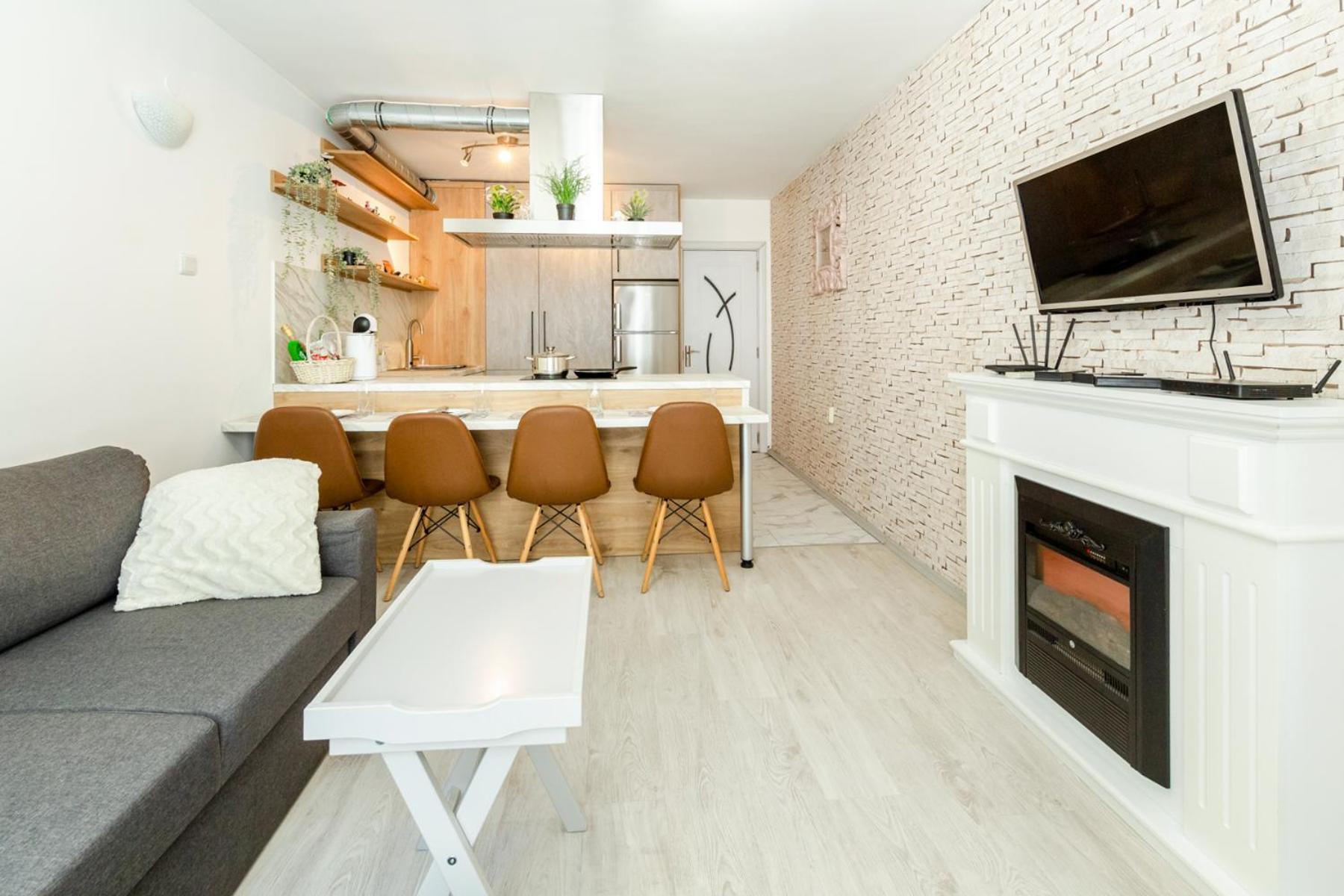 סופיה The White Apartment - Free Parking מראה חיצוני תמונה